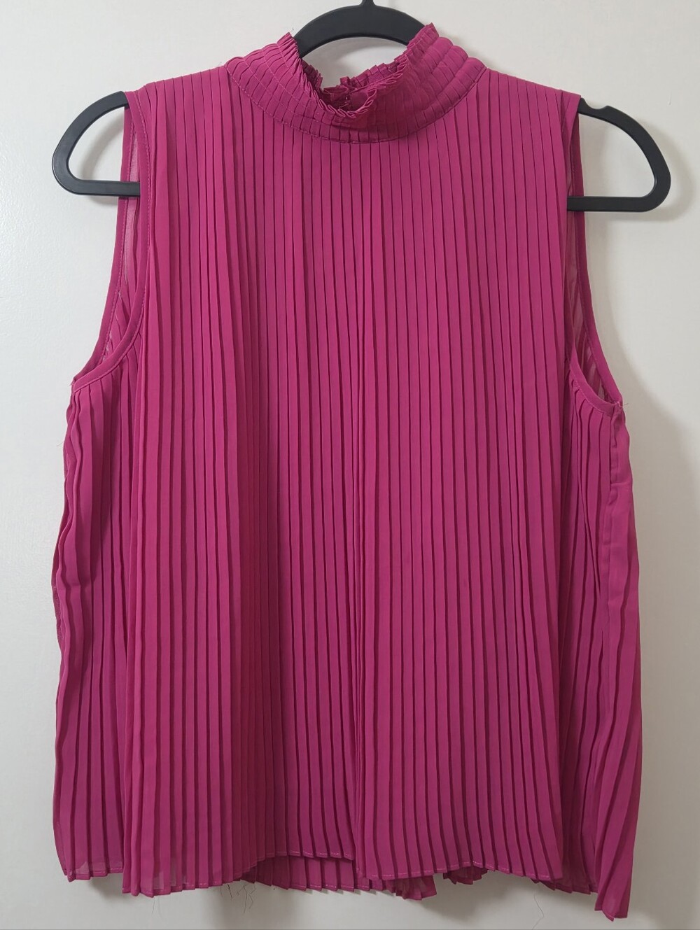 Cliche Pleated Mock Neck Sleeveless Camisole - Magenta